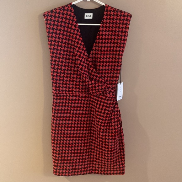 LINI Dress - Picture 3 of 9